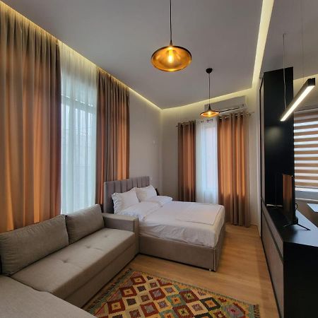 Berhami Studio Apartment Tiranë Luaran gambar