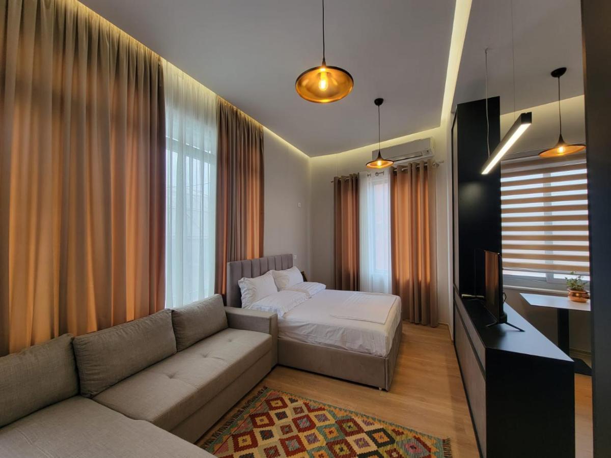Berhami Studio Apartment Tiranë Luaran gambar