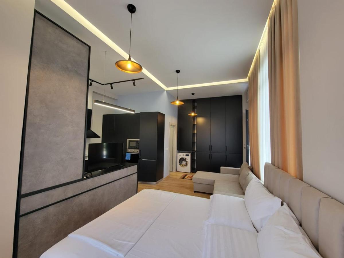 Berhami Studio Apartment Tiranë Luaran gambar