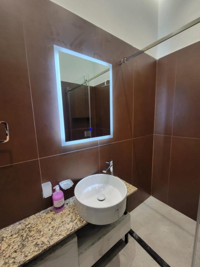 Berhami Studio Apartment Tiranë Luaran gambar